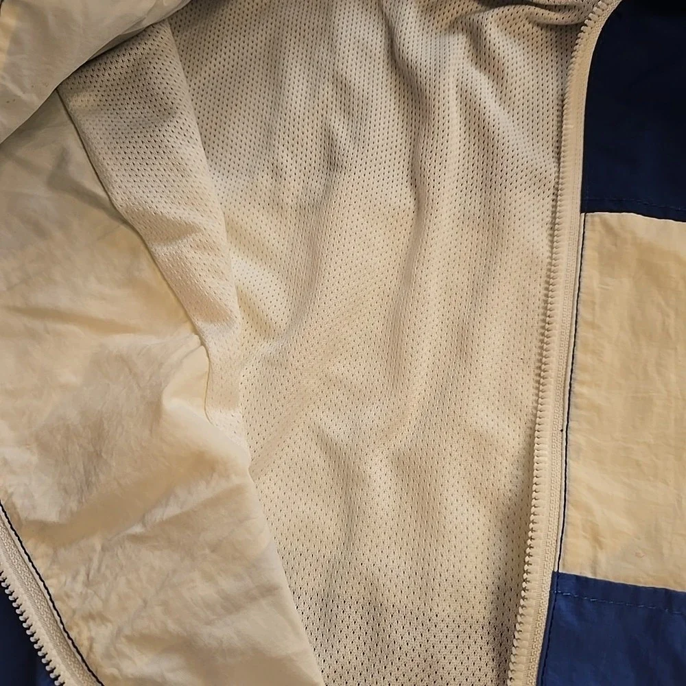 Levis Strauss Men's Windbreaker / Zip up Jacket Nylon Full Zip Hood‎ Large